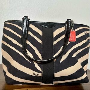 SIGNATURE ZEBRA PRINT TOP HANDLE TOTE (COACH F50643) NEW WITH TAGS